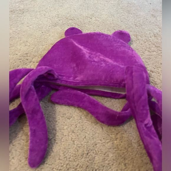 Kids Octopus Hat - Picture 3 of 3